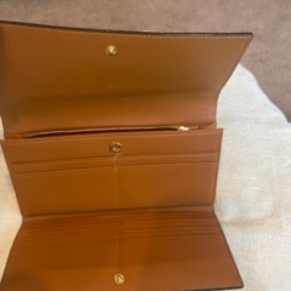 MCM medium shopper tote in Visetos with matching wallet - Picture 4 of 5